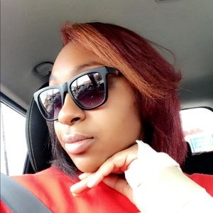 Meet your Posher, Alicia